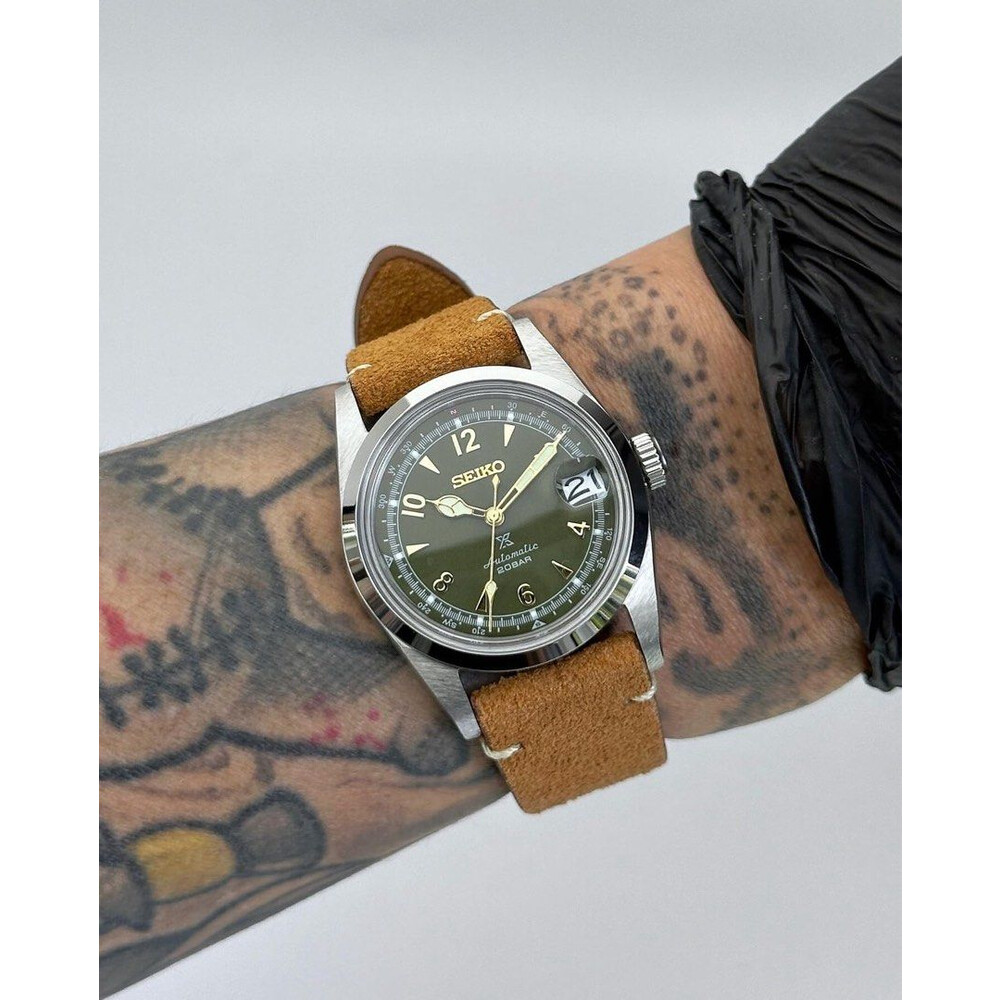 Custom Seiko Mod • Olive Alpinist Explorer (acrylic glass, suede leather) • 36mm